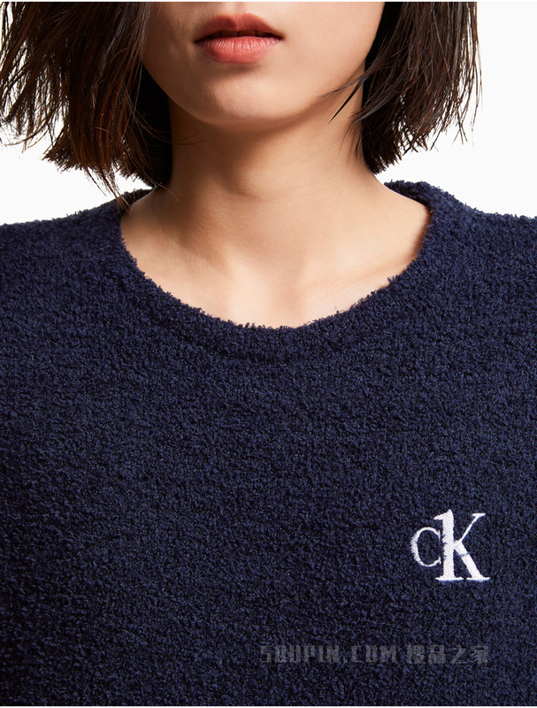 Calvin Klein 女士圆领CK one刺绣LOGO绒面家居睡裙QS6765