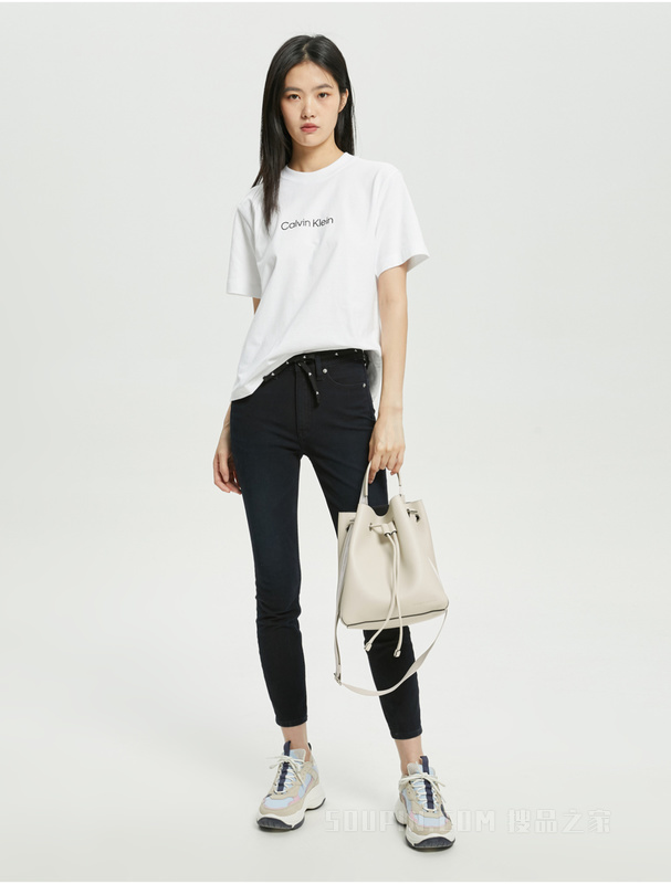【JENNIE同款】Calvin Klein 22早秋女休闲纯棉印花宽松短袖T恤40WH113