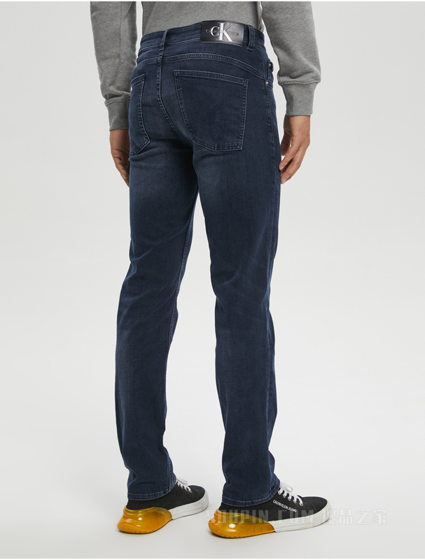 Calvin Klein 22早秋新款男士休闲合体版蓝黑水洗高弹力牛仔裤J322289