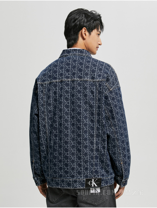 Calvin Klein 22早秋新款男时尚数码LOGO印花满印翻领夹棉牛仔外套J322251