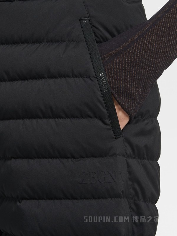 再循环羽绒填充短裤