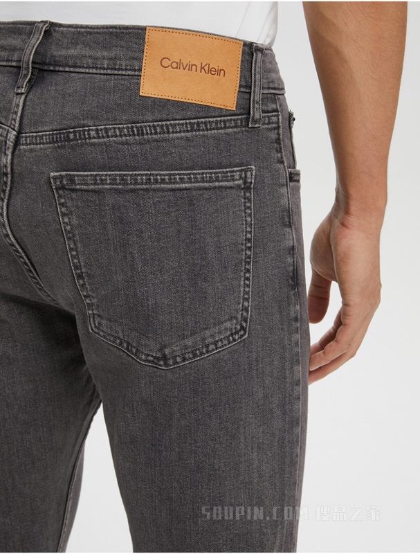 Calvin Klein 22早秋男士休闲修身直筒LOGO贴片水洗做旧牛仔裤40KC708