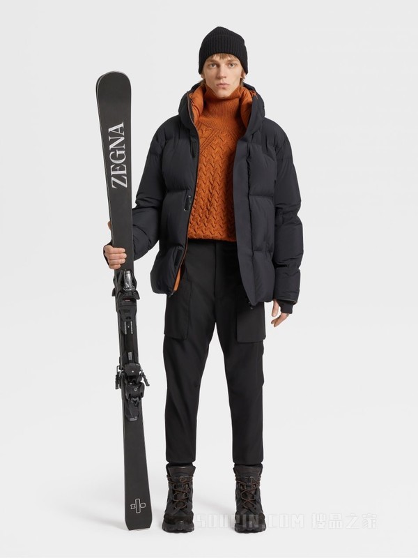 尼龙羽绒填充叠层连帽短夹克