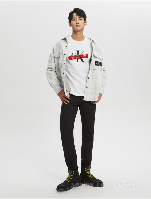 Calvin Klein 22早秋男士时尚圆领纯棉醒目LOGO透气长袖T恤J322326
