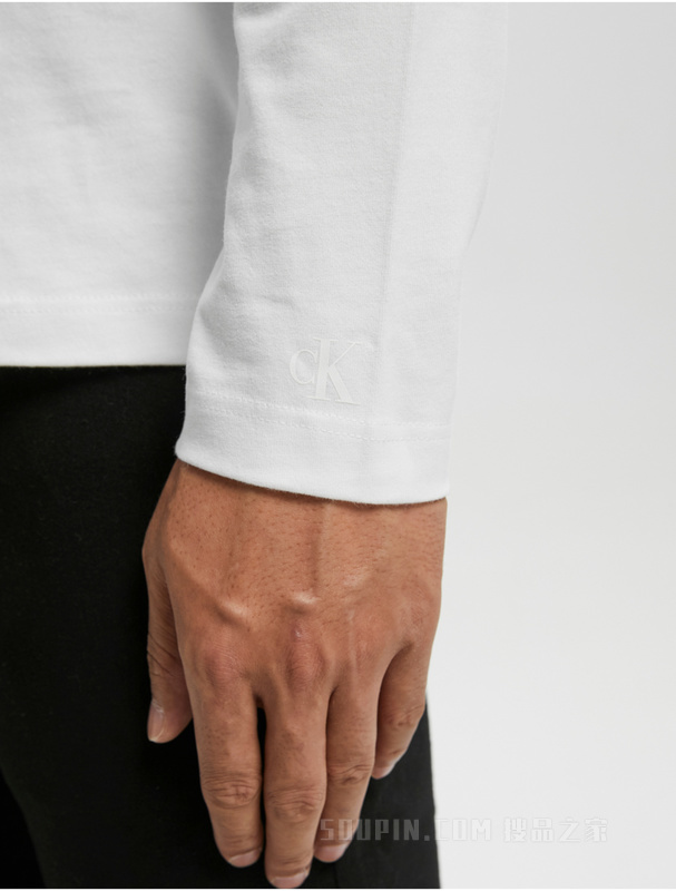 Calvin Klein 22早秋男士时尚圆领纯棉醒目LOGO透气长袖T恤J322326