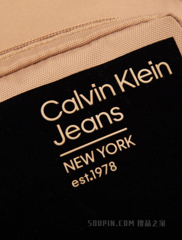 Calvin Klein 22秋冬新款男士时尚植绒LOGO大容量双肩包HH3506