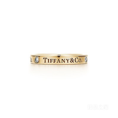 Tiffany & Co.® 系列 18K 黄金镶钻戒指，3 毫米。