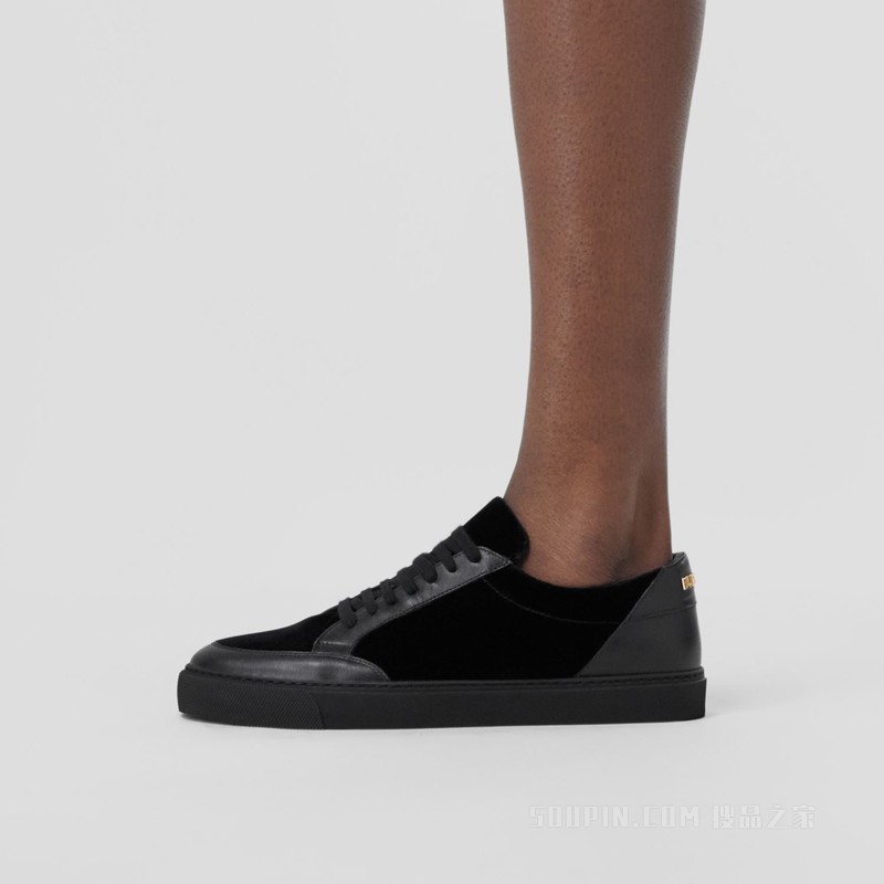 徽标装饰丝绒拼皮革运动鞋 (黑色) - 女士