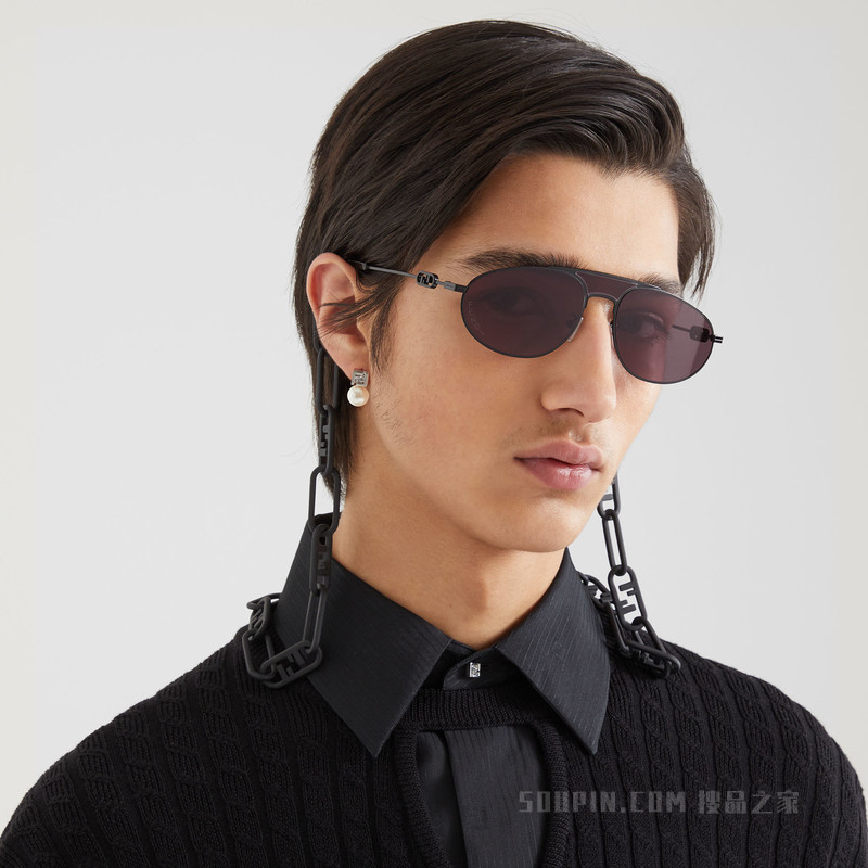 Fendi O’Lock 黑色太阳镜