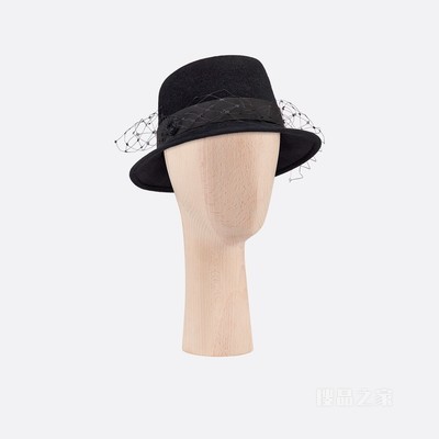 D-Tailleur 窄檐帽 黑色兔毛毡搭配面纱