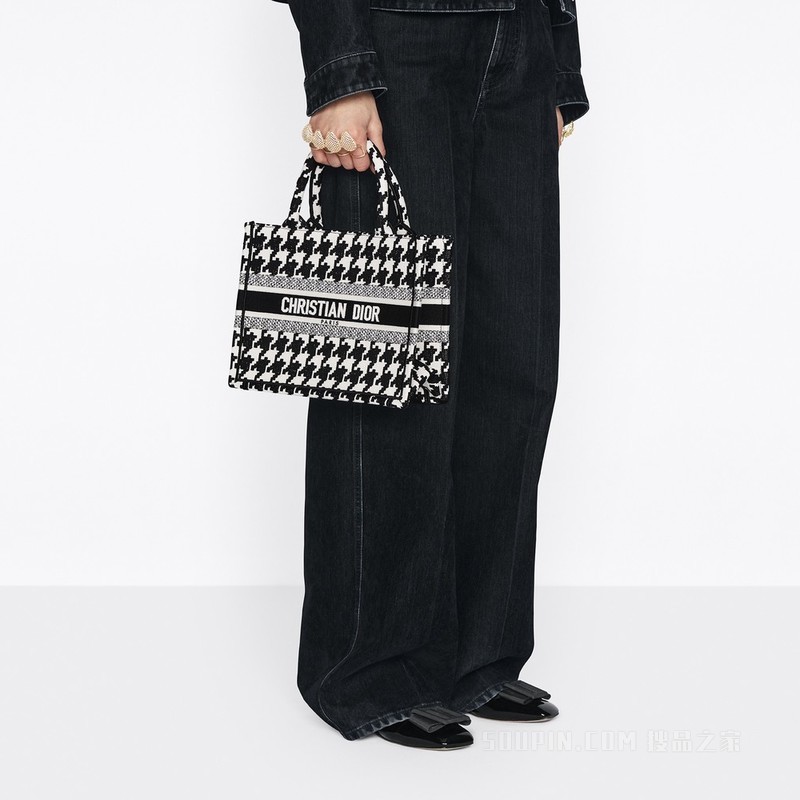 小号 Book Tote 手袋 黑色和白色超大千鸟格纹刺绣 (26.5 x 21 x 14 cm)