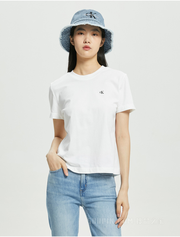 Calvin Klein 22春夏新款女士年轻休闲纯棉修身刺绣透气短袖T恤40WH105