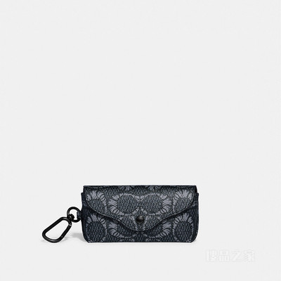 COACH X MICHAEL B. JORDAN 干化经典标志帆布 CHARTER 太阳镜盒 浅灰色