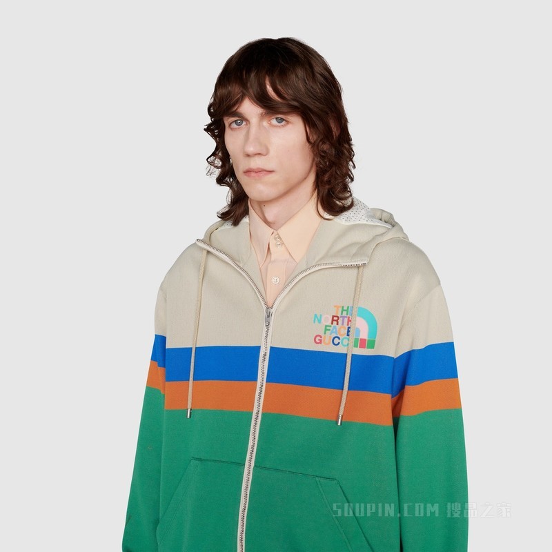 The North Face x Gucci联名系列兜帽夹克 象牙白色和绿色