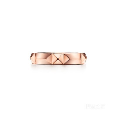 Tiffany True™ 系列 18K 玫瑰金戒指，宽 4 毫米