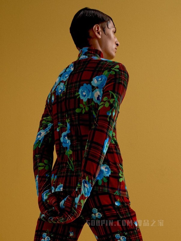 22新款秋女装印花绒面连手套高领长袖上衣36978