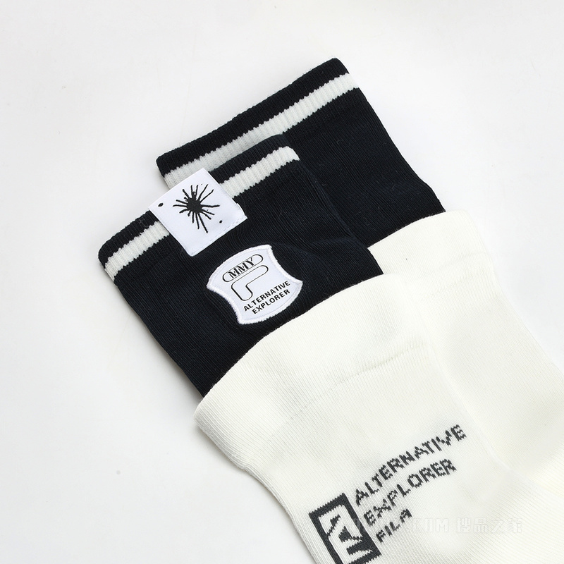 FILA × MAISON MIHARA YASUHIRO联名女子高腰袜