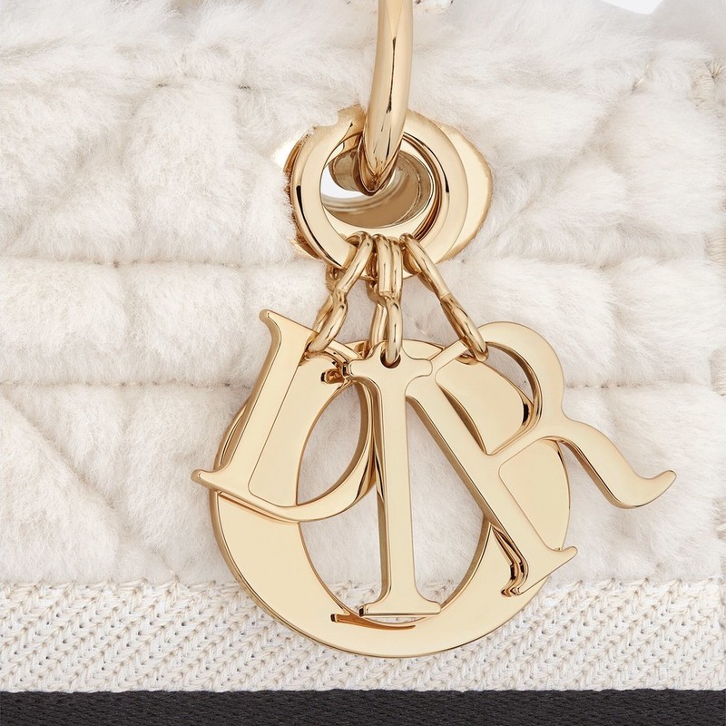 中号 Lady D-Lite 手袋 奶白色皮毛一体藤格纹