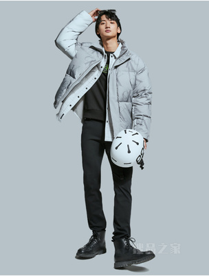 Calvin Klein 22秋冬男士三防拼接字母满印立领保暖羽绒服J323734