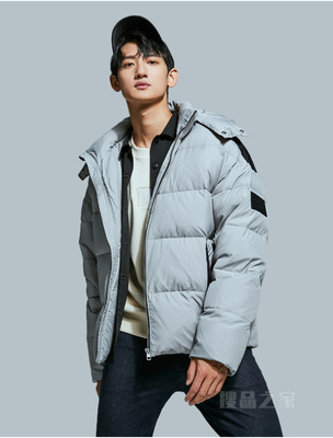 Calvin Klein 22秋冬新款男士简约LOGO织带三防连帽保暖羽绒服J323735