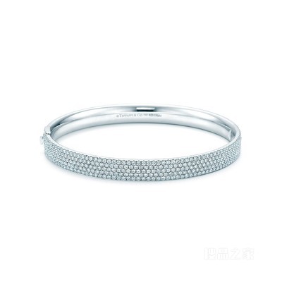 Tiffany Metro 系列 18K 白金镶钻五行铰链手镯，中号。