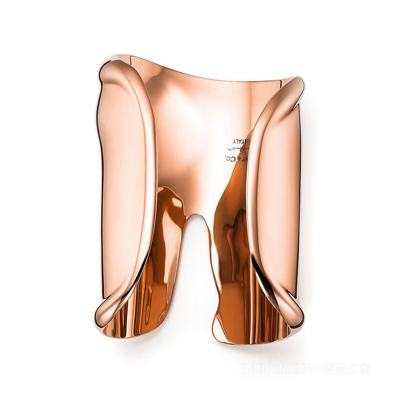 Elsa Peretti® 系列 18K 玫瑰金大号开口手镯，宽 95 毫米。