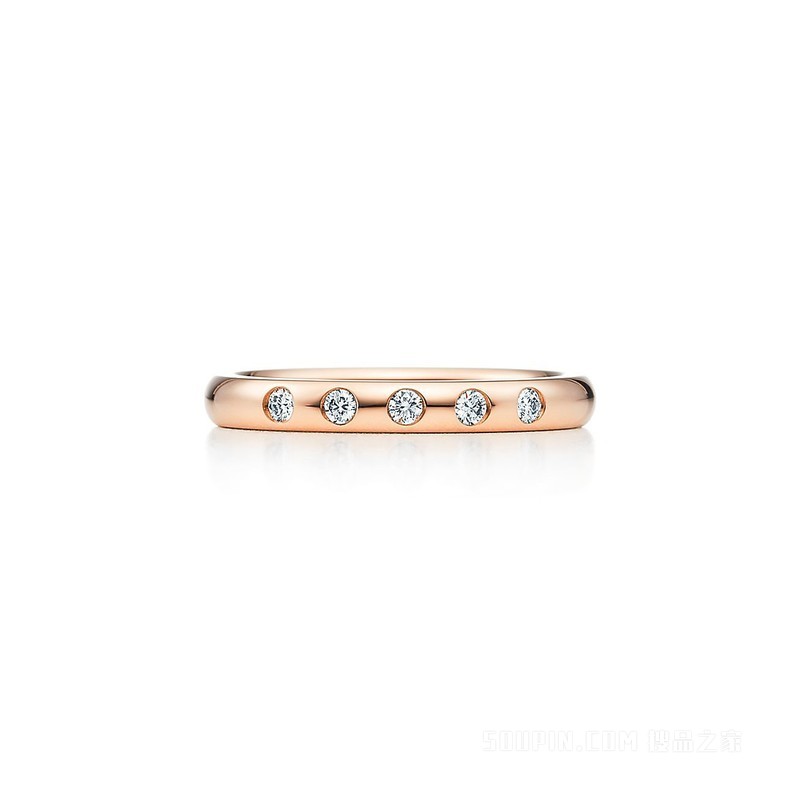 Elsa Peretti® 系列 18K 玫瑰金镶钻层叠戒指。