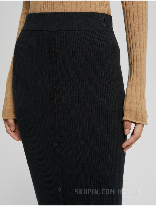 Calvin Klein 22秋冬新款女士时尚简约刺绣开衩针织包臀半身裙J219981