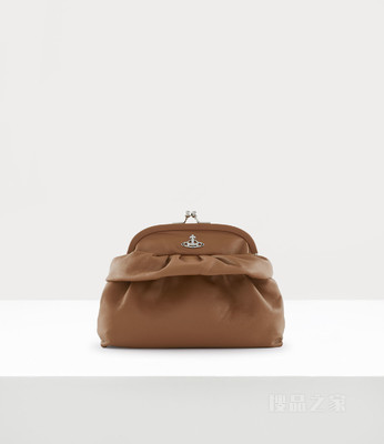 Vivienne Westwood(送料関税込み) EVA SMALL CLUTCH BAG Vivienne Westwood 'eva Small' Clutch Bag | italist