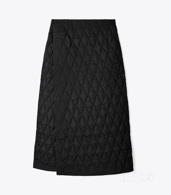 绗缝裹身裙 律动黑