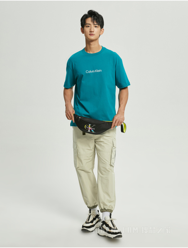 Calvin Klein 22秋冬男士工装风LOGO插扣腰带印花束脚休闲裤J321519