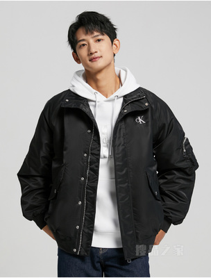 【兔年限定】Calvin Klein 23春男女同款兔子徽标立领夹棉外套J400249