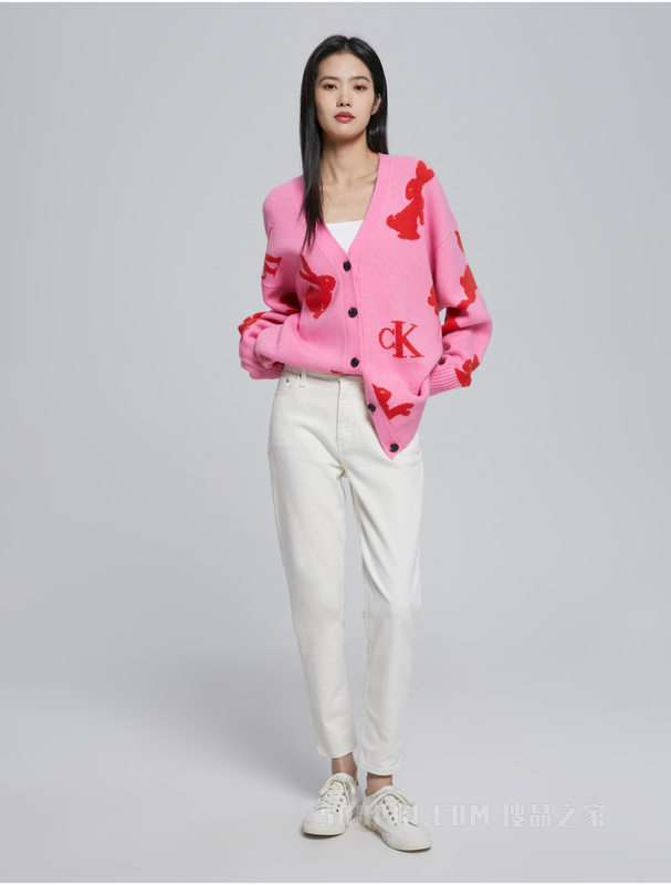 【兔年限定】Calvin Klein 23春季女士兔子提花纽扣V领开衫毛衣J220957