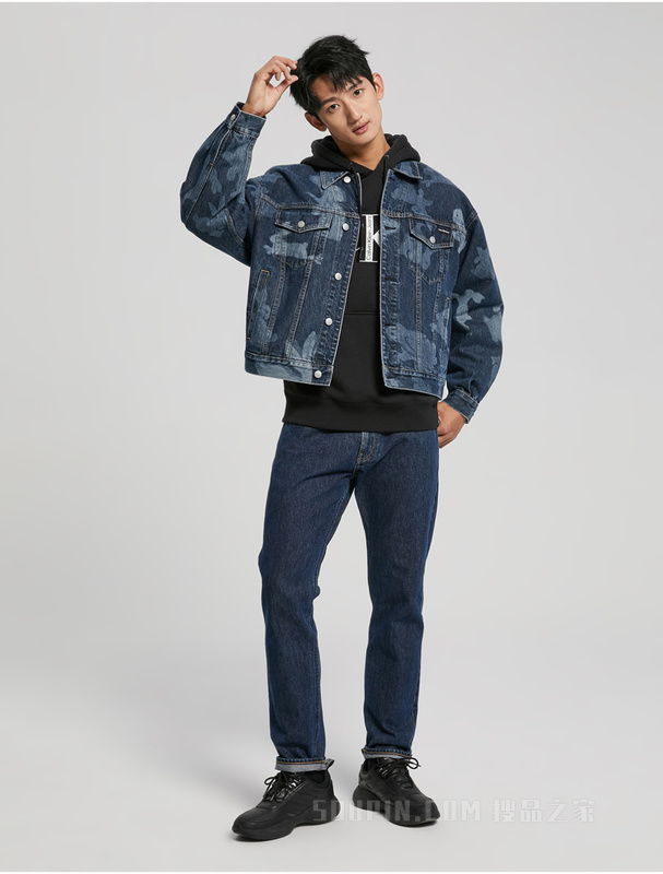 【兔年限定】Calvin Klein 23春男女情侣中性纯棉满印牛仔外套J400235