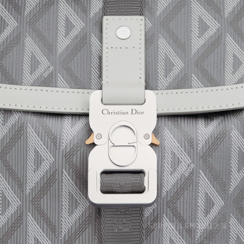 Dior Hit the Road 双肩背包 迪奥灰帆布和光滑牛皮革 CD Diamond 图案