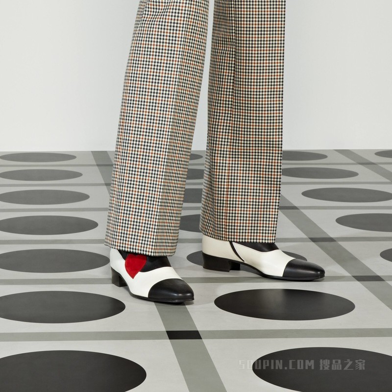 Gucci HA HA HA特别系列饰搭扣短靴 黑色和米白色