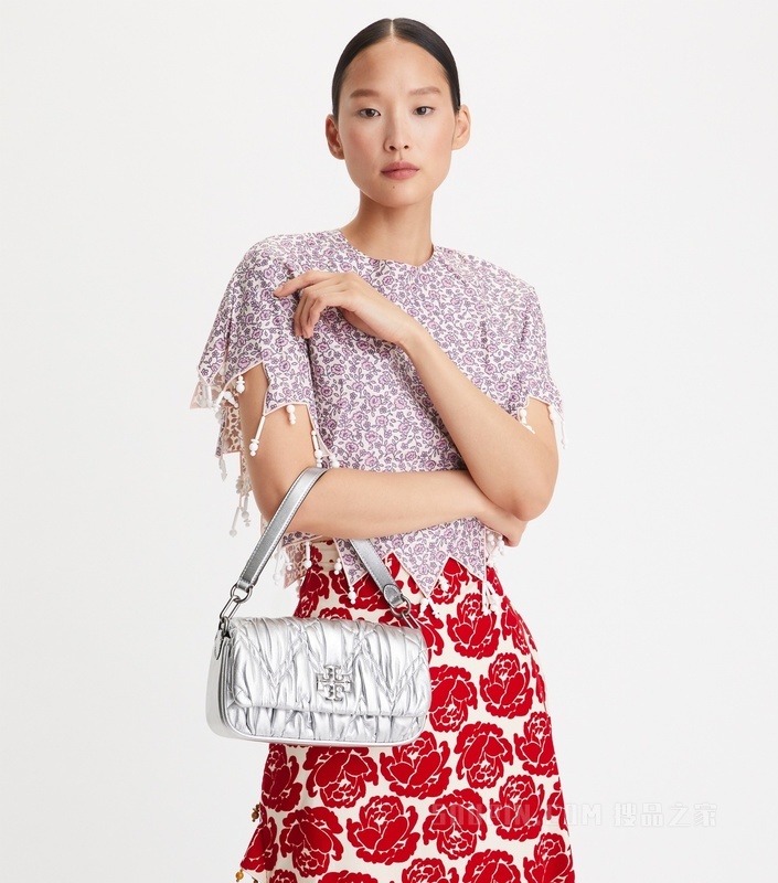 Kira 小号菱形褶裥金属亮面翻盖肩背包 银色