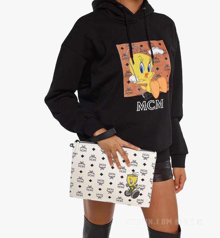 Medium Looney Tunes x MCM 联名款 Tweety Visetos拉链手拿腕包