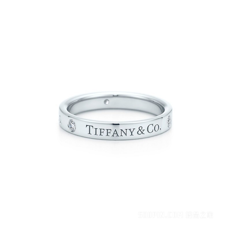 Tiffany & Co.® 系列铂金镶钻戒指，宽 3 毫米。