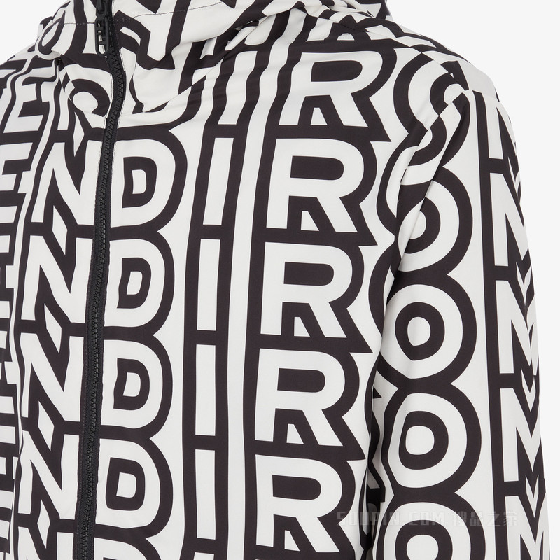 防风衣 Fendi Roma胶囊系列双色尼龙风衣。