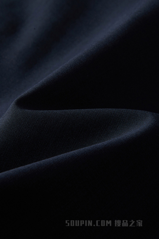 中长款连帽羽绒服