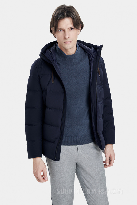 高领连帽羽绒服