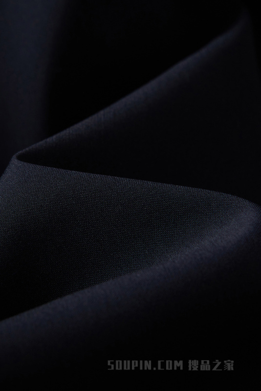 铁灰貂连帽尼克服