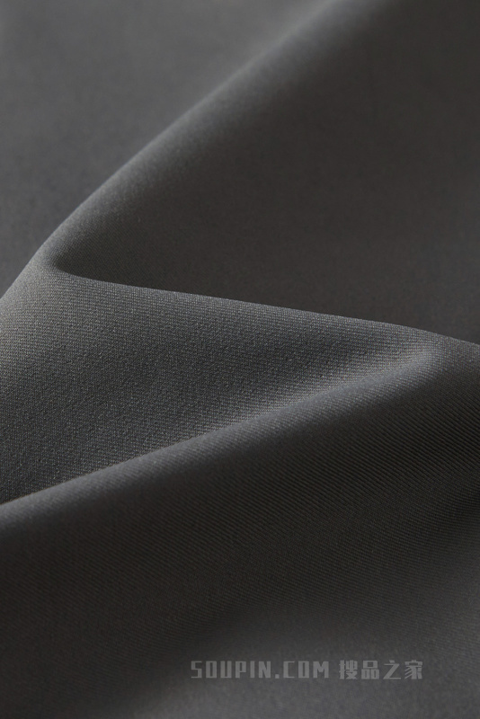 时尚廓型立领羽绒服