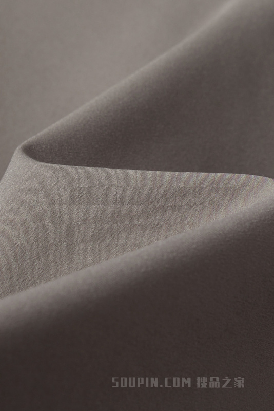 轻薄款含绒连帽尼克服