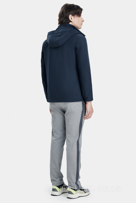 可脱卸内胆连帽尼克服