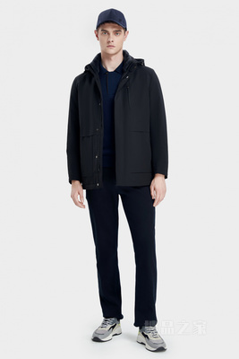 毛皮领装饰羽绒服