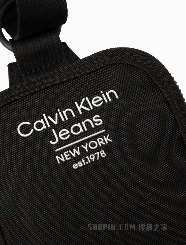 Calvin Klein 23春季男士简约撞色LOGO拉链时尚单肩手机挎包礼物HP2020