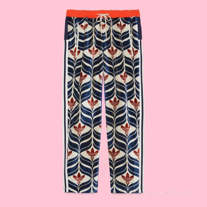 adidas x Gucci联名系列互扣式双G和三叶草徽标长裤 象牙白色、蓝色和红色天鹅绒