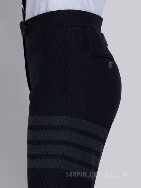 四条纹科技短裤